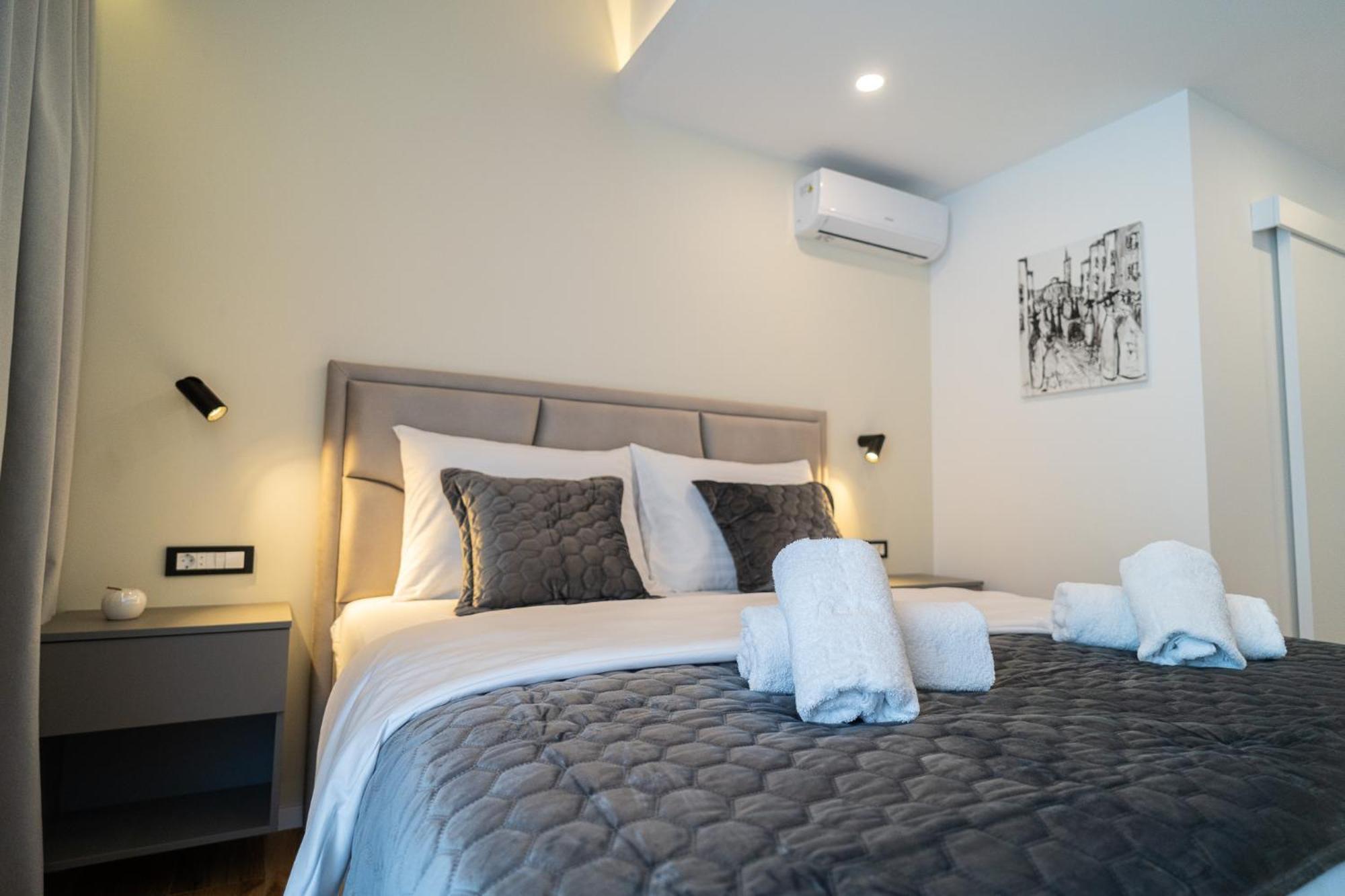 Seafront Sunset Studio&rooms Apartament *